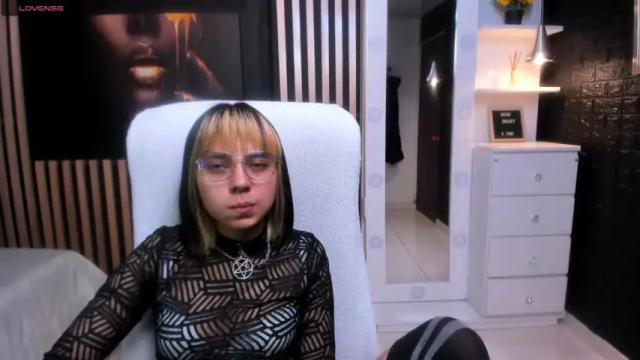 Image 7 of kiokapop Stream on Chaturbate on 23 months ago