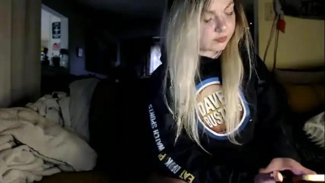 Image 4 of kipsy420 Stream on Chaturbate on 6 months ago
