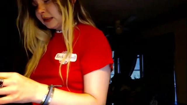 Image 3 of kipsy420 Stream on Chaturbate on 3 months ago