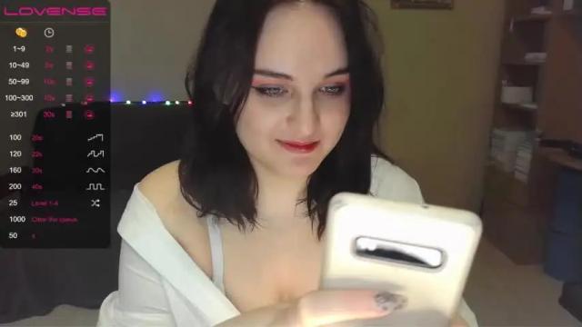 Image 2 of kira____may Stream on Chaturbate on 20 months ago