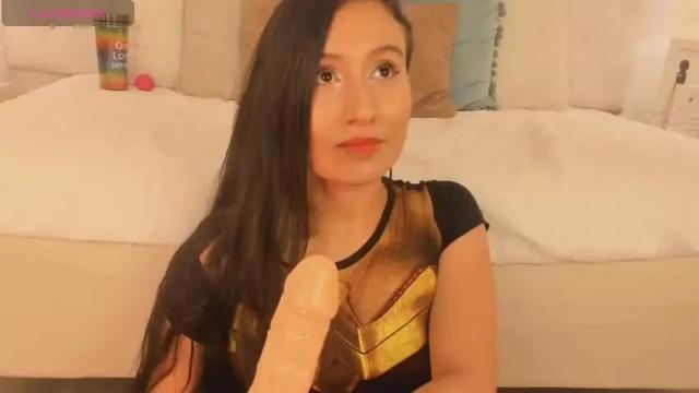 Image 2 of kira__gonzales Stream on Chaturbate on 19 months ago
