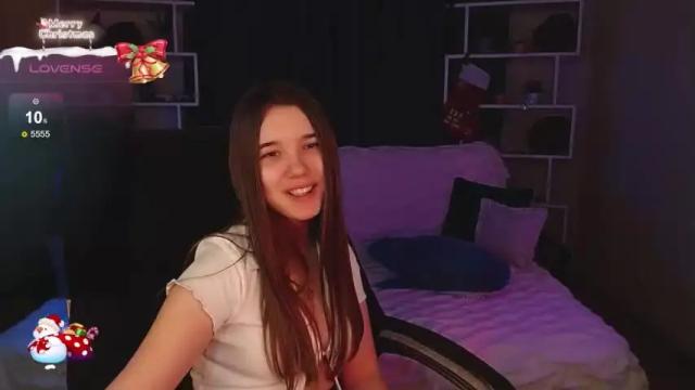 Image 2 of kira__lee Stream on Chaturbate on 16 months ago