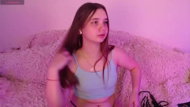 Image 11 of kira_babez Stream on Chaturbate on 16 months ago