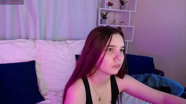 Image 3 of kira_babez Stream on Chaturbate on 16 months ago