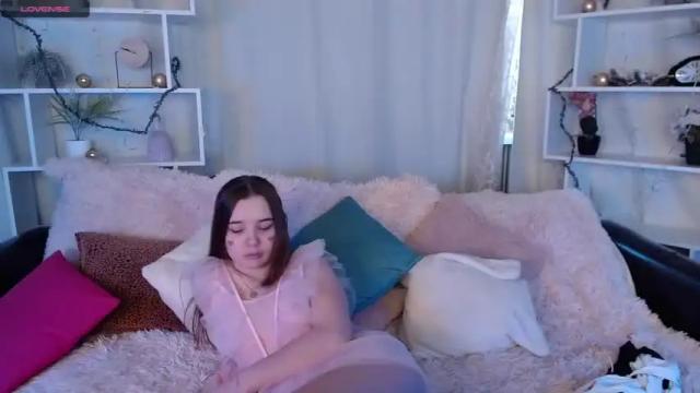 Image 8 of kira_babez Stream on Chaturbate on 16 months ago