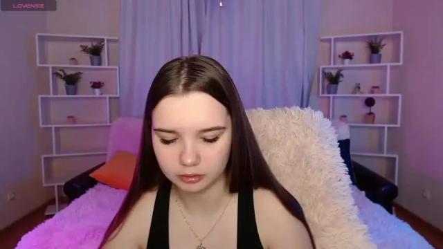 Image 3 of kira_babez Stream on Chaturbate on 16 months ago