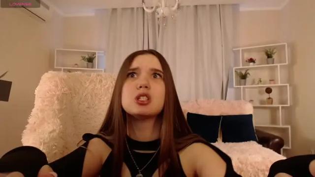 Image 4 of kira_babez Stream on Chaturbate on 15 months ago