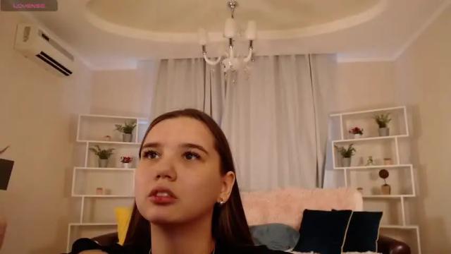 Image 7 of kira_babez Stream on Chaturbate on 15 months ago