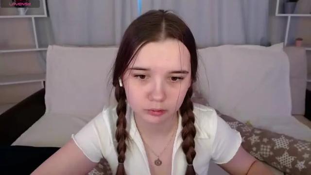 Image 2 of kira_babez Stream on Chaturbate on 15 months ago