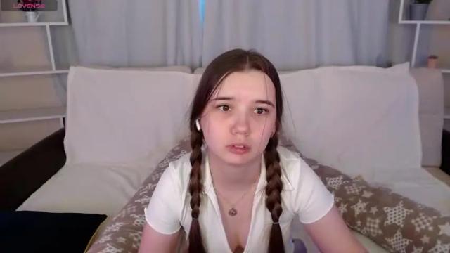 Image 7 of kira_babez Stream on Chaturbate on 15 months ago