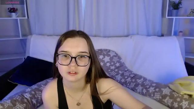 Image 10 of kira_babez Stream on Chaturbate on 15 months ago