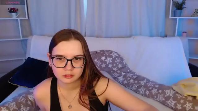 Image 4 of kira_babez Stream on Chaturbate on 15 months ago