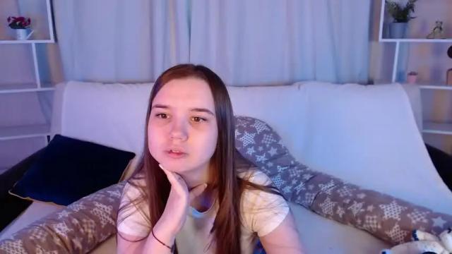 Image 12 of kira_babez Stream on Chaturbate on 16 months ago