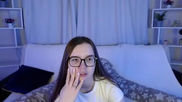 Image 4 of kira_babez Stream on Chaturbate on 16 months ago