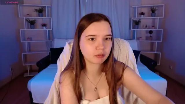 Image 3 of kira_babez Stream on Chaturbate on 15 months ago