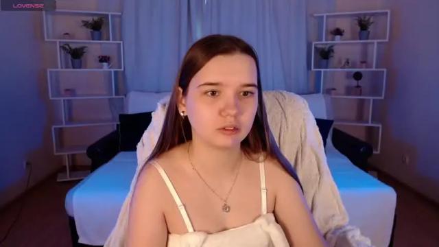 Image 7 of kira_babez Stream on Chaturbate on 15 months ago