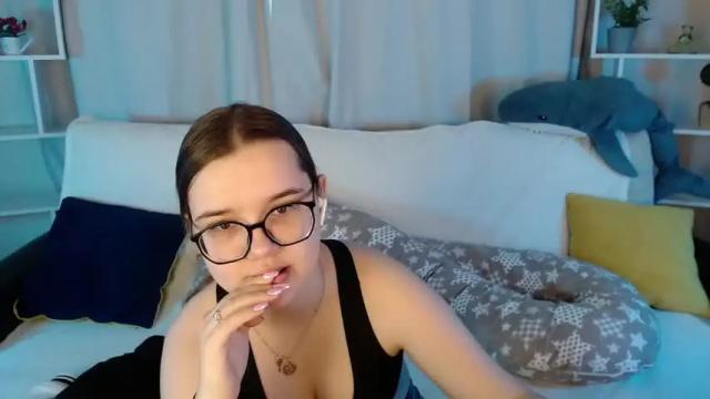 Image 10 of kira_babez Stream on Chaturbate on 14 months ago