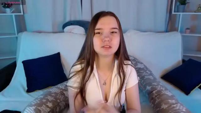 Image 12 of kira_babez Stream on Chaturbate on 14 months ago