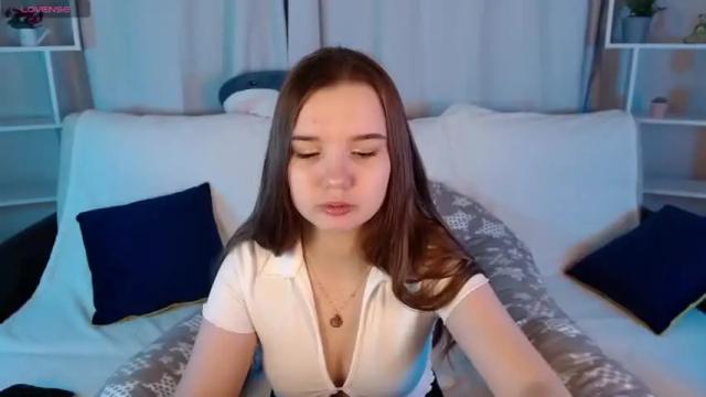 Image 7 of kira_babez Stream on Chaturbate on 14 months ago