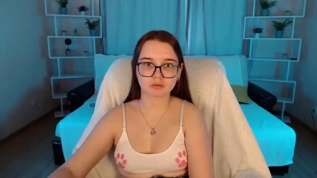 Image 3 of kira_babez Stream on Chaturbate on 14 months ago
