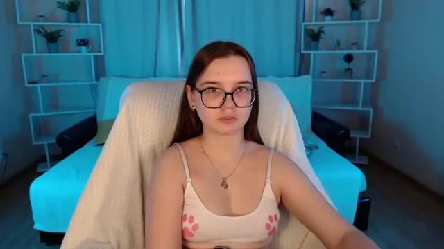 Image 4 of kira_babez Stream on Chaturbate on 14 months ago
