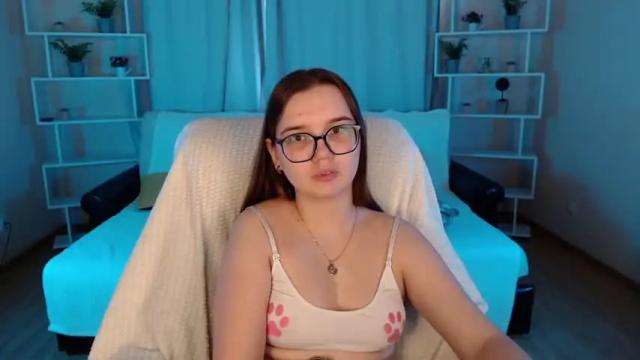 Image 7 of kira_babez Stream on Chaturbate on 14 months ago