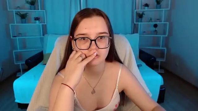 Image 8 of kira_babez Stream on Chaturbate on 14 months ago