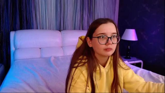 Image 11 of kira_babez Stream on Chaturbate on 14 months ago