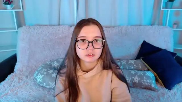 Image 7 of kira_babez Stream on Chaturbate on 14 months ago