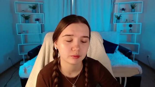 Image 3 of kira_babez Stream on Chaturbate on 14 months ago