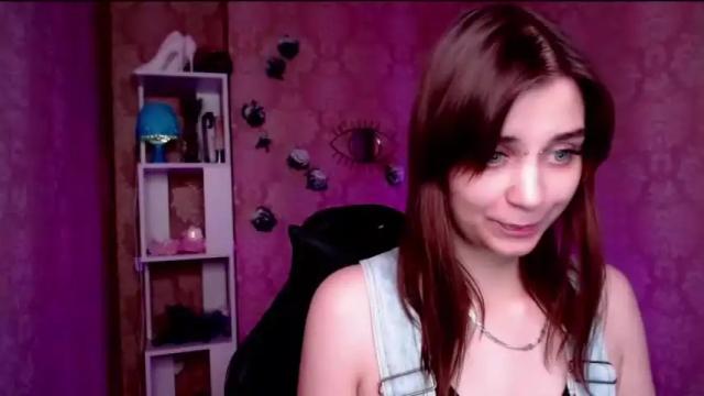 Image 2 of kira_bush Stream on Chaturbate on 19 months ago