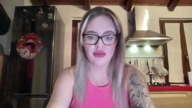 Image 12 of kira_hot_pussy Stream on Chaturbate on 18 months ago