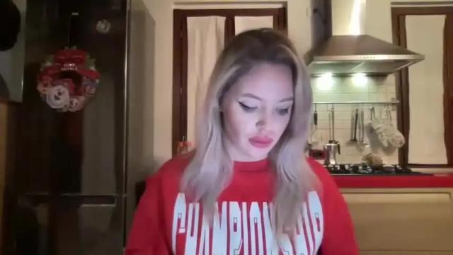 Image 11 of kira_hot_pussy Stream on Chaturbate on 18 months ago