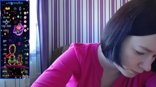 Image 12 of kira_johns Stream on Chaturbate on 19 months ago