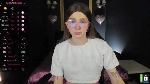 Image 6 of kira_long Stream on Chaturbate on 14 months ago