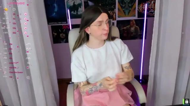 Image 8 of kira_long Stream on Chaturbate on 14 months ago