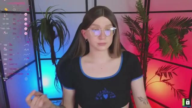 Image 12 of kira_long Stream on Chaturbate on 14 months ago