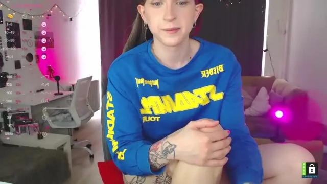 Image 11 of kira_long Stream on Chaturbate on 12 months ago