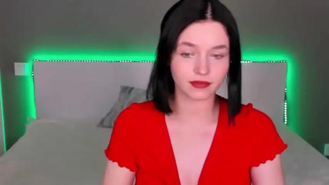 Image 2 of kira_lovelyx Stream on Chaturbate on 17 months ago