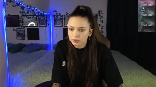 Image 12 of kira_low Stream on Chaturbate on 18 months ago