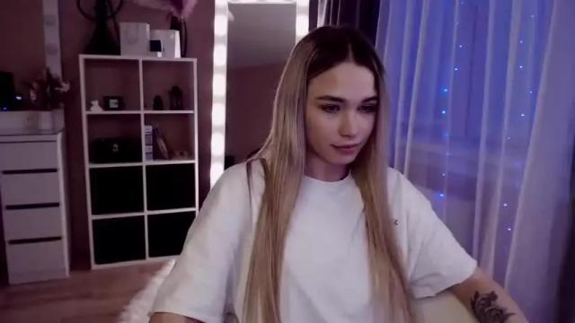 Image 7 of kira_lux Stream on Chaturbate on 17 months ago