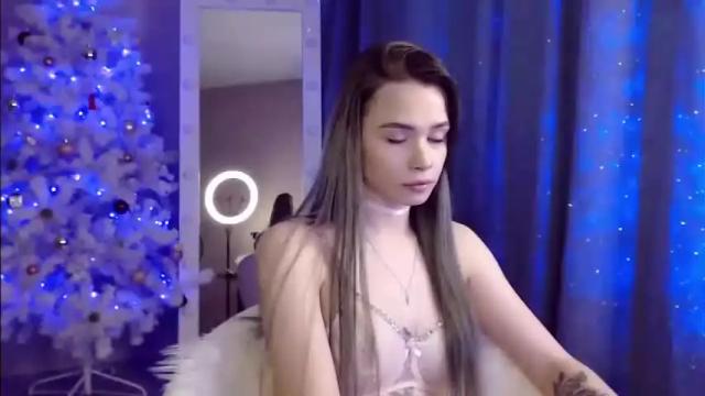 Image 3 of kira_lux Stream on Chaturbate on 17 months ago