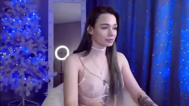 Image 4 of kira_lux Stream on Chaturbate on 17 months ago