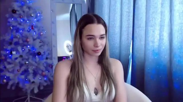 Image 2 of kira_lux Stream on Chaturbate on 16 months ago