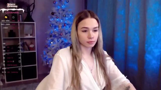 Image 3 of kira_lux Stream on Chaturbate on 16 months ago