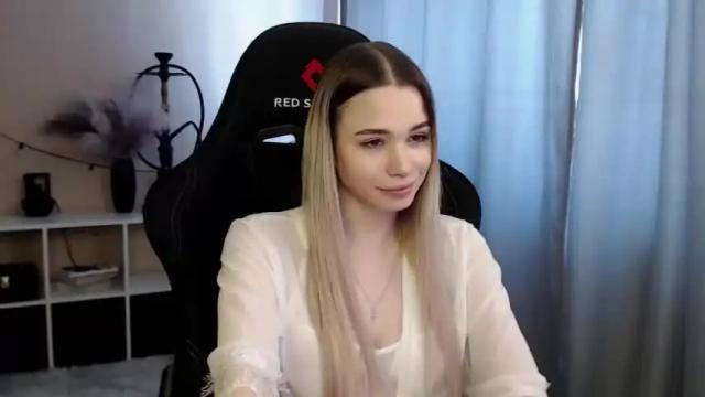 Image 12 of kira_lux Stream on Chaturbate on 15 months ago