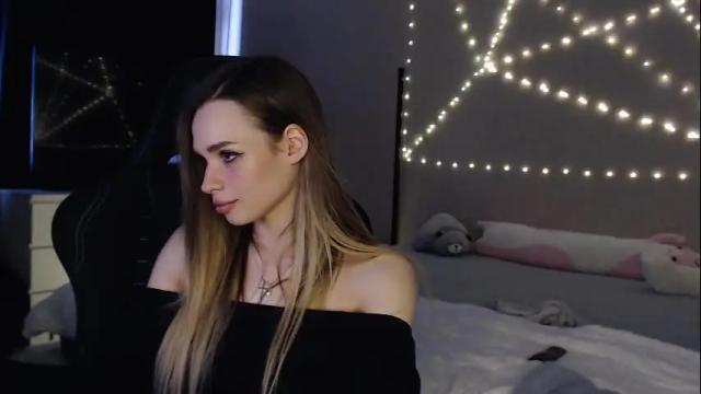 Image 4 of kira_lux Stream on Chaturbate on 1 month ago