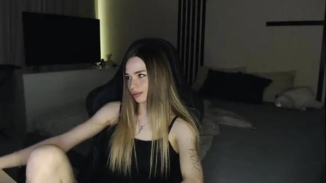 Image 10 of kira_lux Stream on Chaturbate on 1 month ago