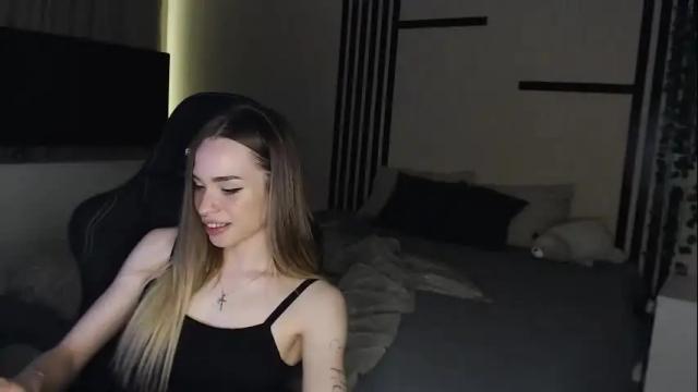 Image 7 of kira_lux Stream on Chaturbate on 1 month ago