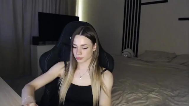 Image 11 of kira_lux Stream on Chaturbate on 1 month ago